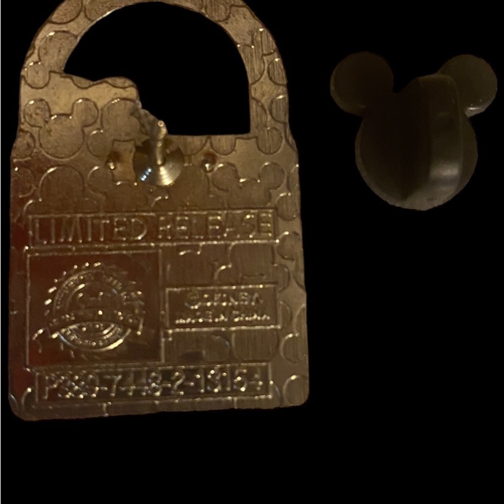 Disney Collector Pin - Picture 2 of 3